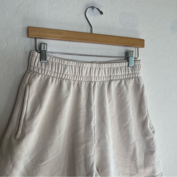 Wilfred Free cream colored elastic waistband cotton shorts with pockets - Picture 3 of 5